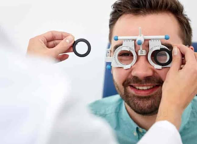 Eye care consultation at Anand Eye Centre Aligarh